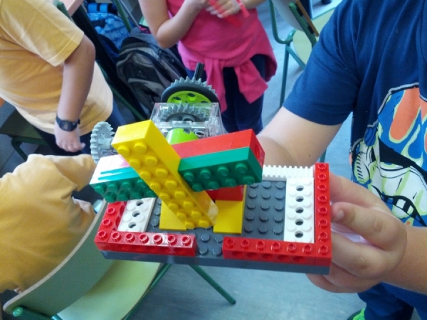 Construcciones robóticas de unos alumnos muy creativos!